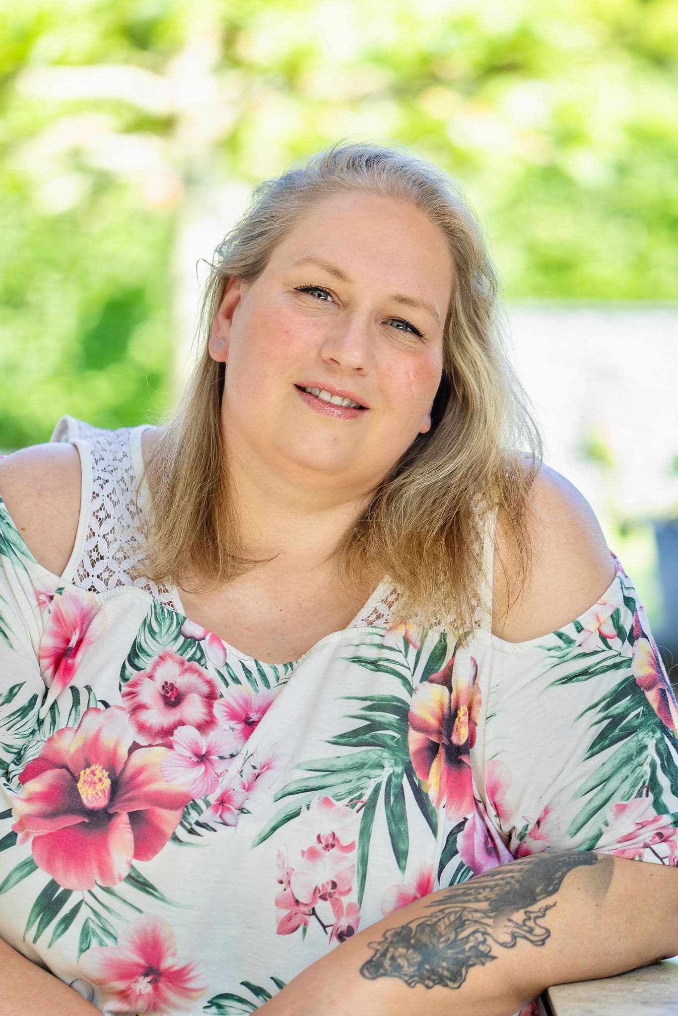 Portret van Daniela, secretaris van Stichting Stuk Verdriet